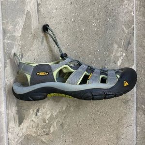 Keen Whisper Waterproof Hiking Sandals Women’s 7